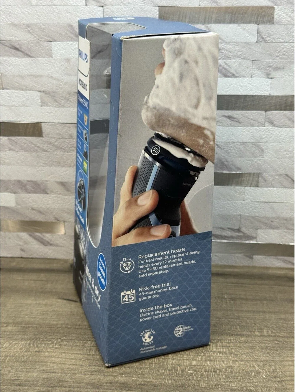 Philips Norelco 3500 Cordless Battery-Powered Electric Shaver
